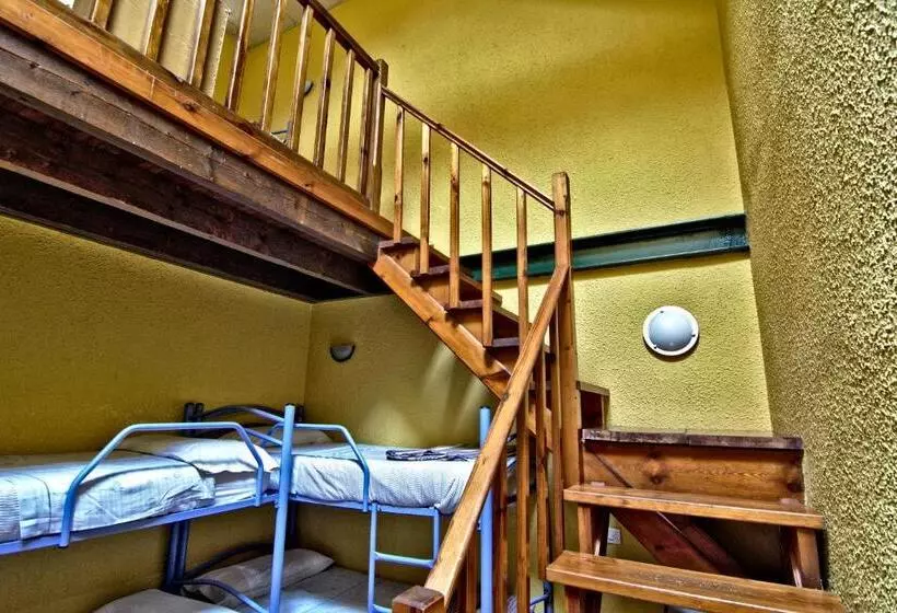 Albergue Juvenil De Bustiello