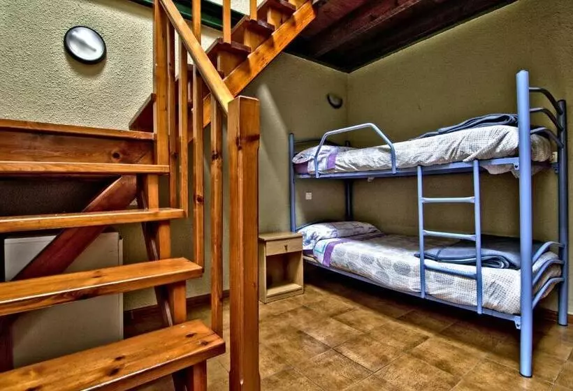 Albergue Juvenil De Bustiello