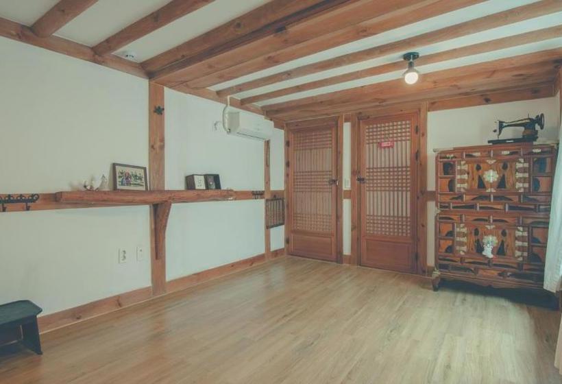 Majatalo Ssamok Ssamok Hanok Guesthouse