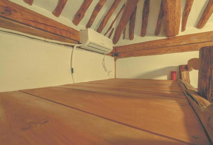 Majatalo Ssamok Ssamok Hanok Guesthouse