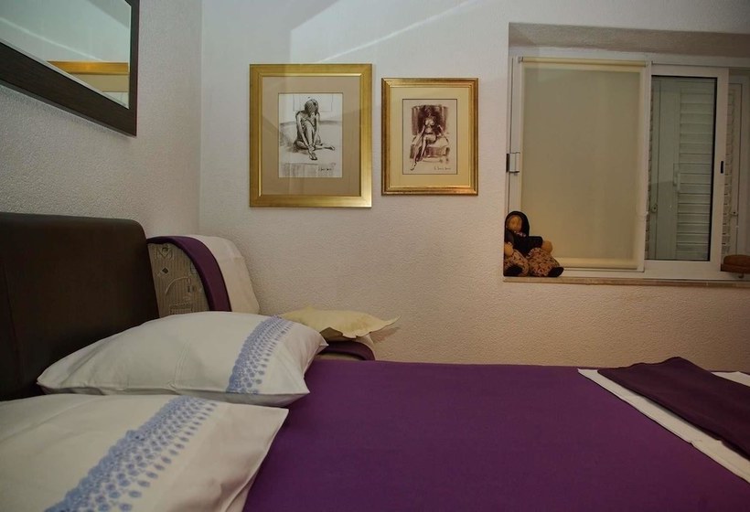 Apartments And Rooms With Wifi Makarska   11063