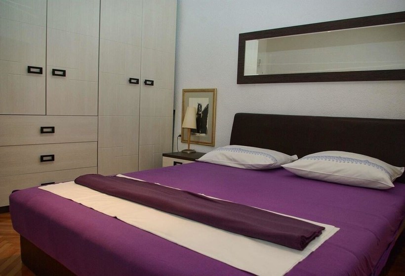 Apartments And Rooms With Wifi Makarska   11063