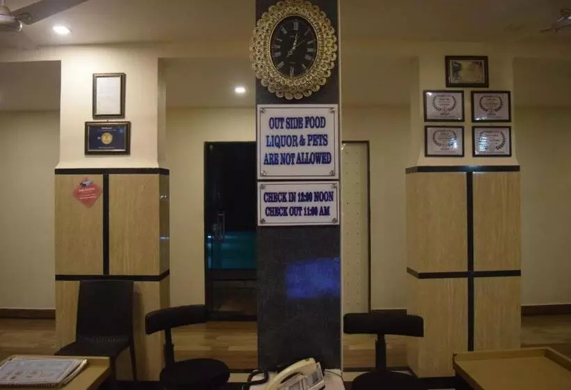 ホテル Murud Marina