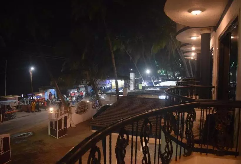 ホテル Murud Marina