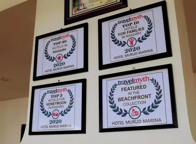 ホテル Murud Marina