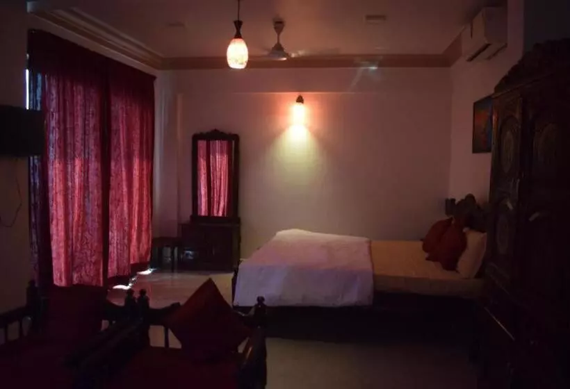 ホテル Murud Marina