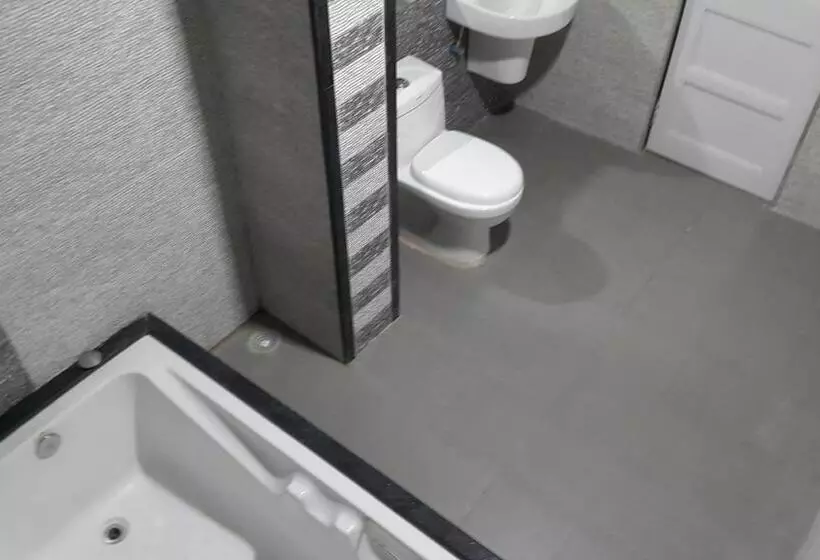 ホテル Murud Marina