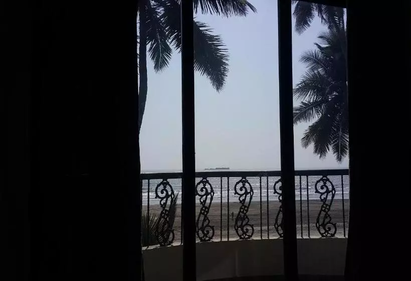 ホテル Murud Marina