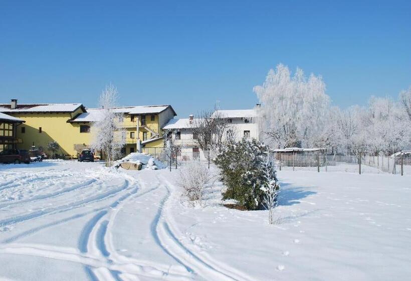 교외 호텔 Agriturismo Tra Serra E Lago