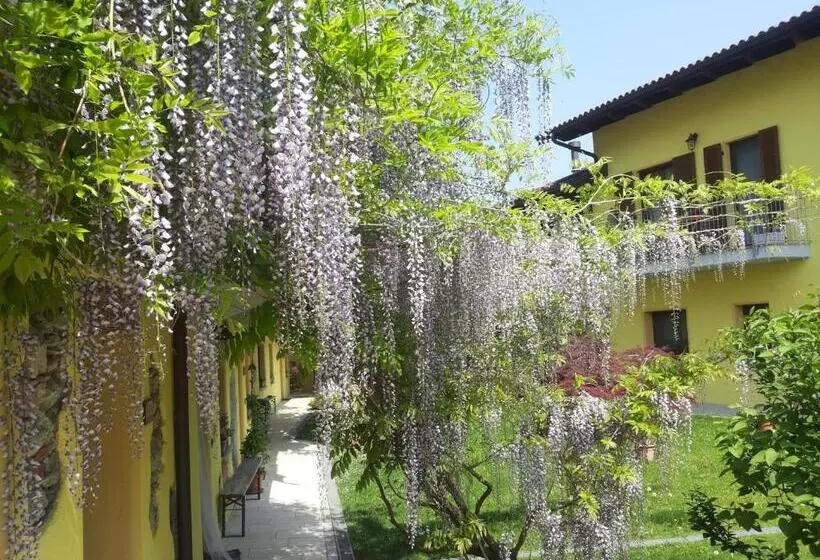 Maaseutuhotelli Agriturismo Tra Serra E Lago