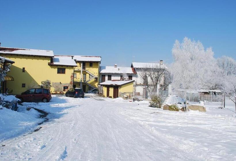 교외 호텔 Agriturismo Tra Serra E Lago
