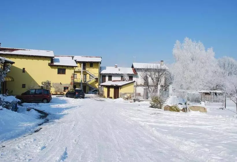Maaseutuhotelli Agriturismo Tra Serra E Lago