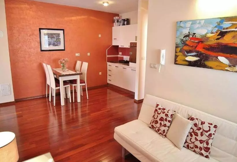 Apartment Gaga