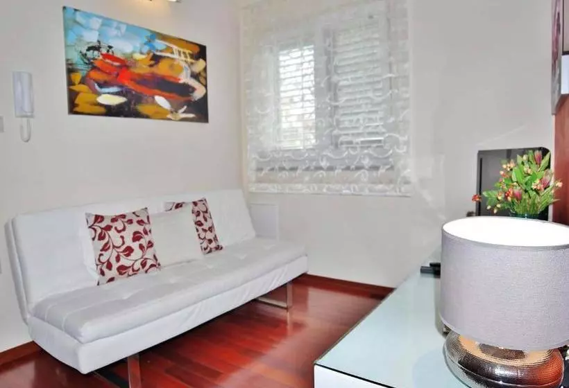 Apartment Gaga
