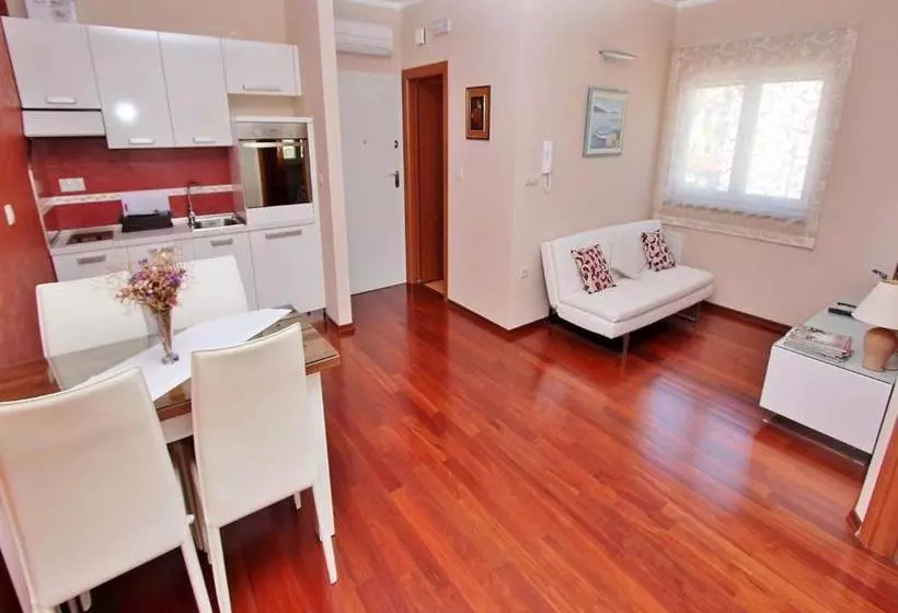 Apartment Gaga