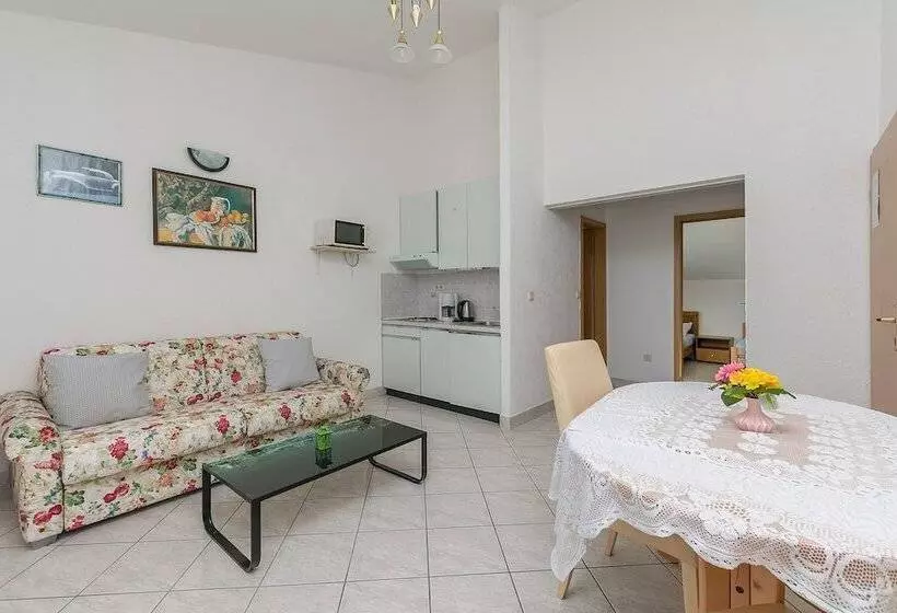 Apartments Luca