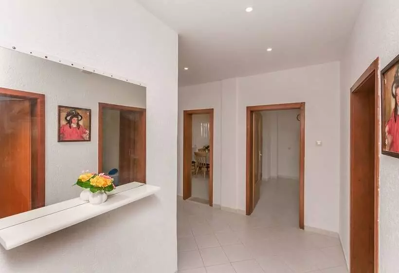 Apartments Luca