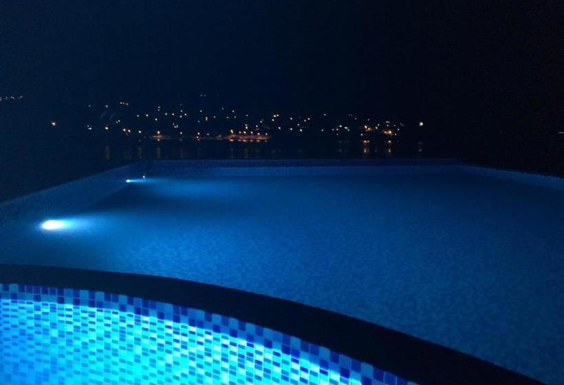 پانسیون Apartments Komina