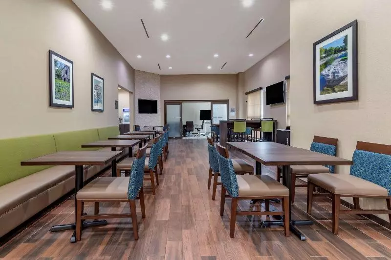 ホテル Comfort Suites