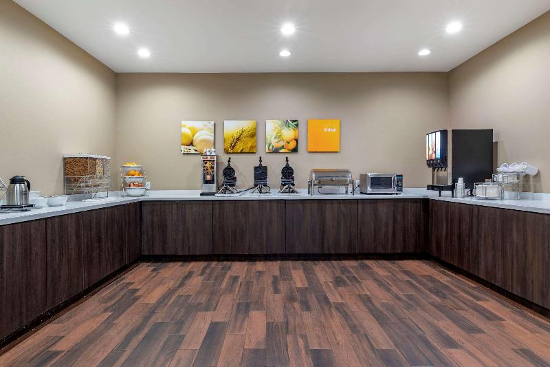 فندق Comfort Suites