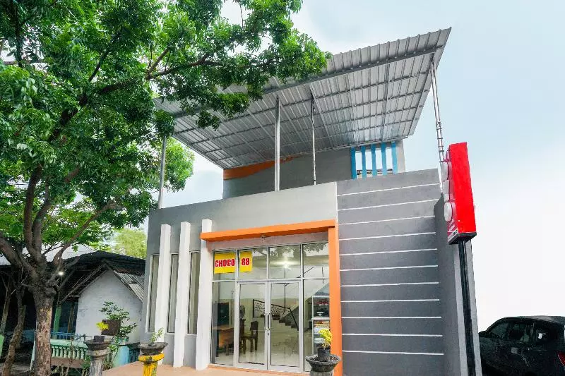 Hotel Oyo 2489 Choco 88 Residence