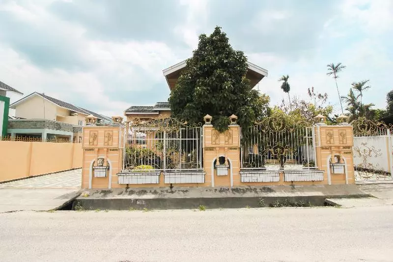 ホテル Oyo Life 2553 Kost Daya