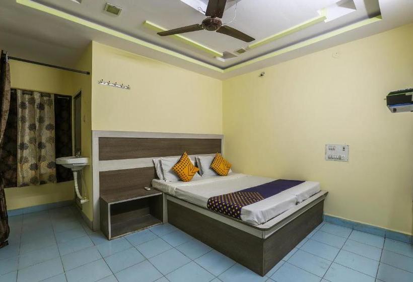 酒店 Spot On 62662 Shree Varai Krupa Guest House