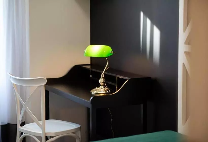 پانسیون The Twenties