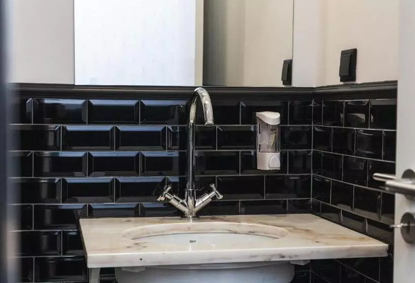 پانسیون The Twenties