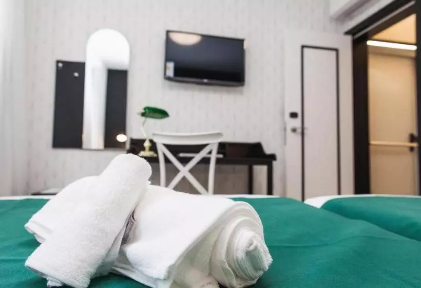 پانسیون The Twenties