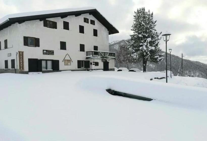 هاستل Locanda Ristorante Bar Del Lago