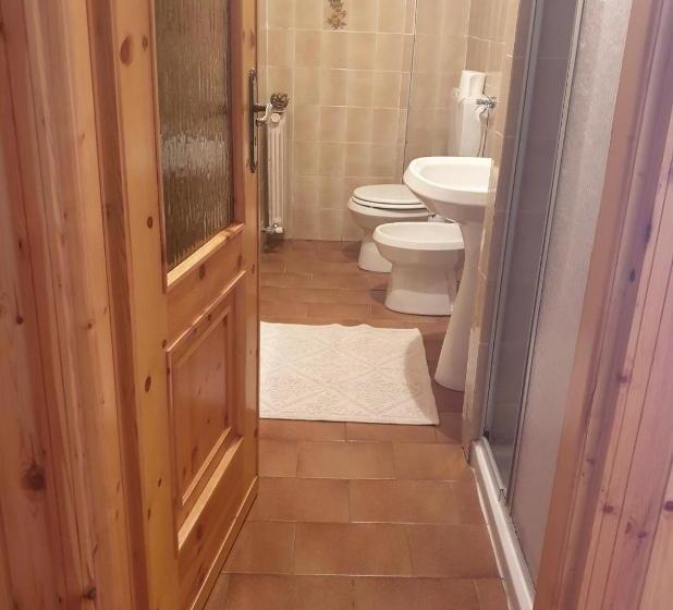 هاستل Locanda Ristorante Bar Del Lago