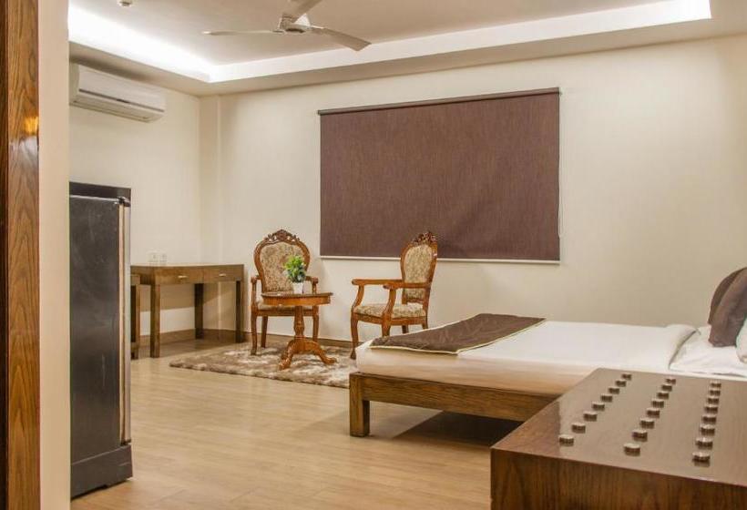 Hotel Omatra Infantry Road