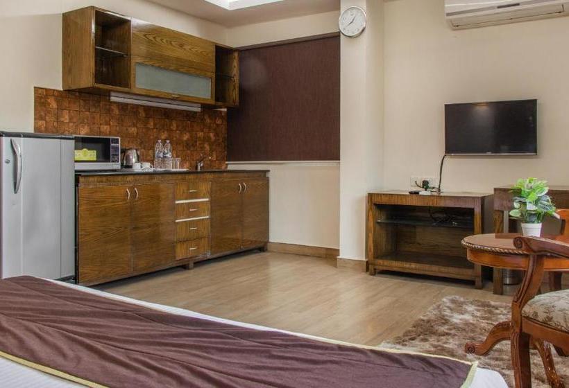 Hotel Omatra Infantry Road