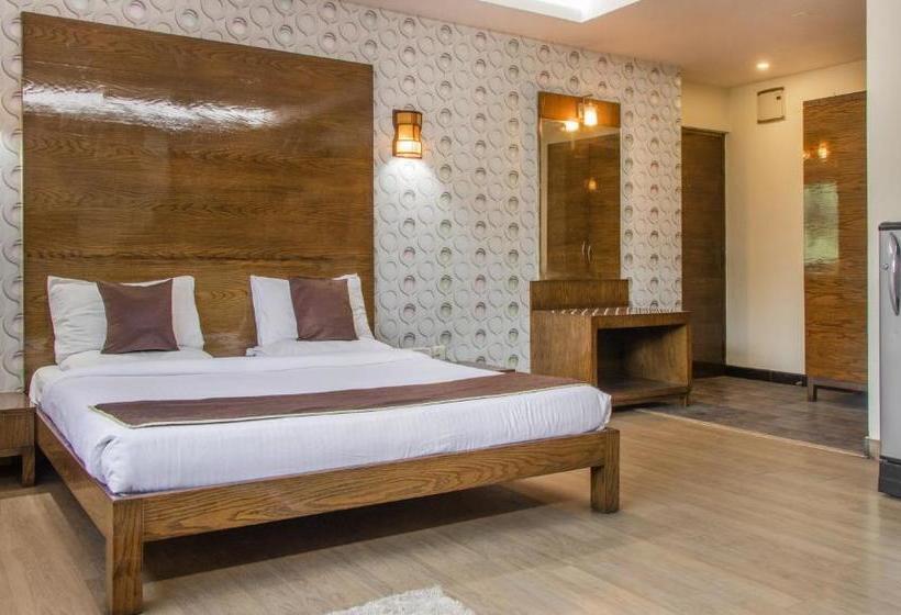 Hotel Omatra Infantry Road