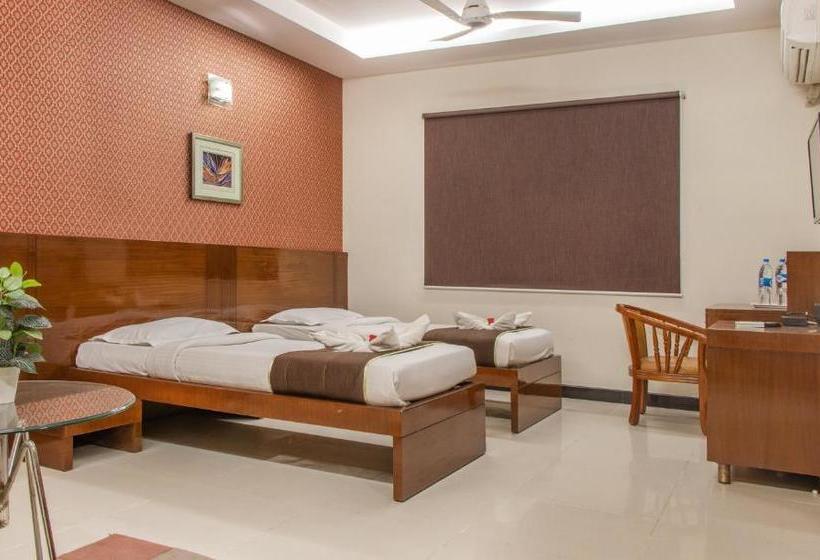 Hotel Omatra Infantry Road