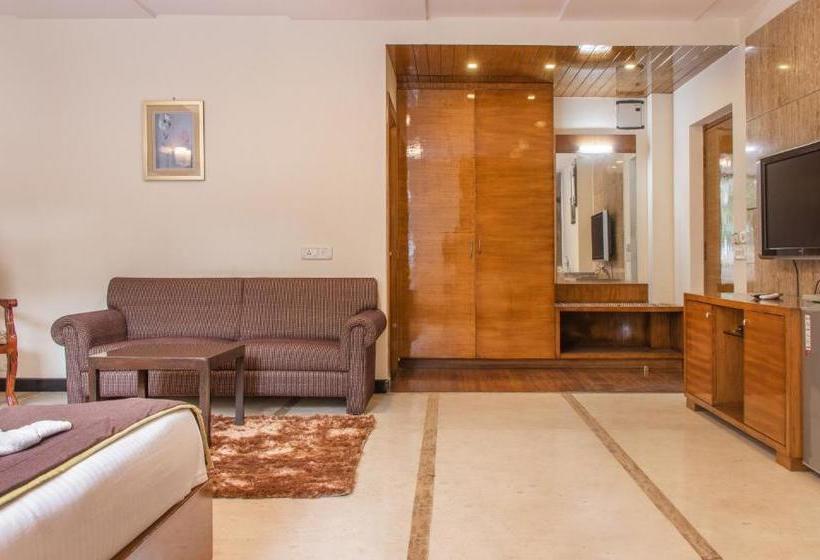 Hotel Omatra Infantry Road