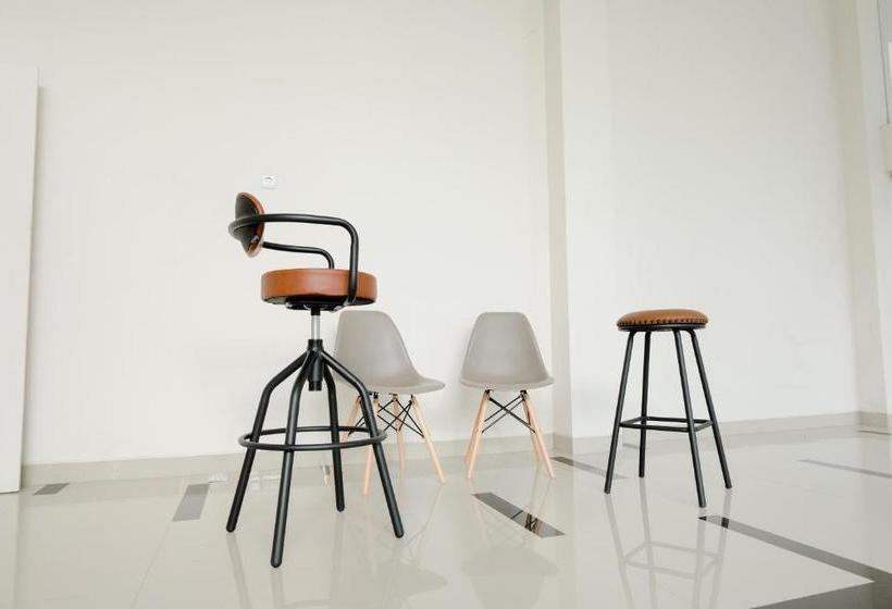 בית מלון כפרי Oyo 2140 Hs Residence