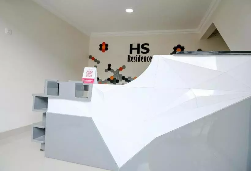 ホテル Oyo 2140 Hs Residence