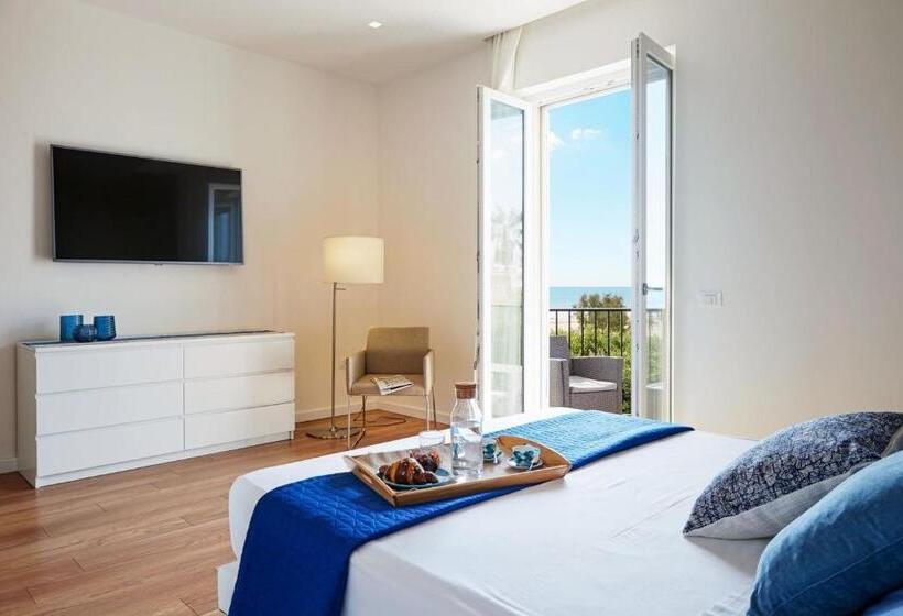 بنسيون Stella Del Mare   Pietre Nere Promenade