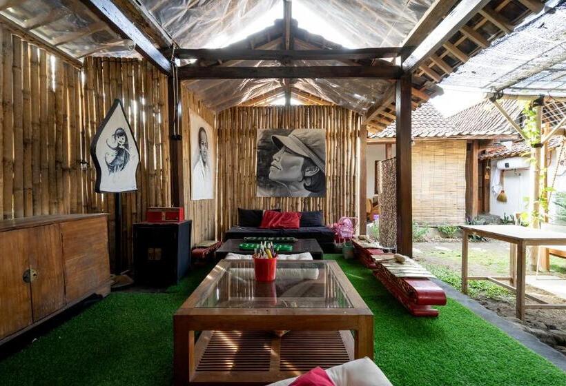 فندق Oyo 2393 Omahe Nawung