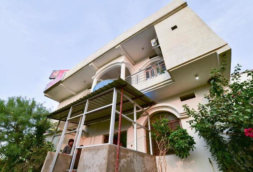 Hotelli Spot On 65055 Sai Kripa Guest House