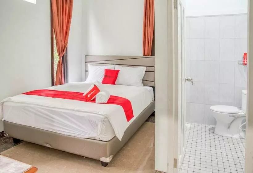 Majatalo Reddoorz Near Taman Mini Jakarta