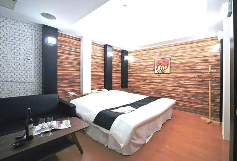 هتل Lala Minato   Adult Only