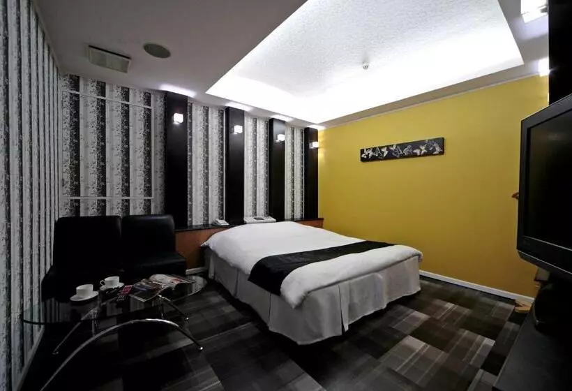 هتل Lala Minato   Adult Only