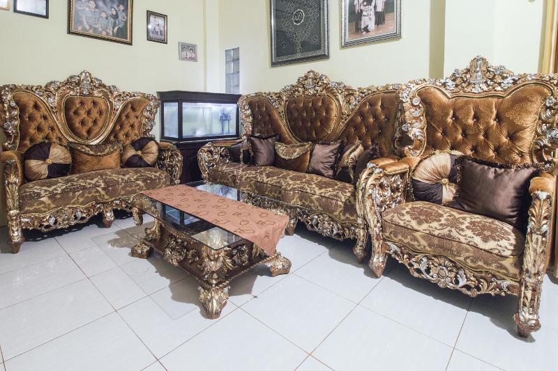 فندق Oyo 2165 Alyah Guest House Syariah
