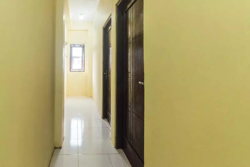 Hotelli Oyo 2165 Alyah Guest House Syariah