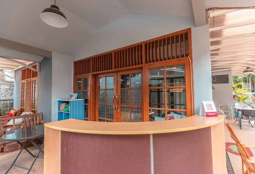 Otel Oyo 2229 Dolfie Residence