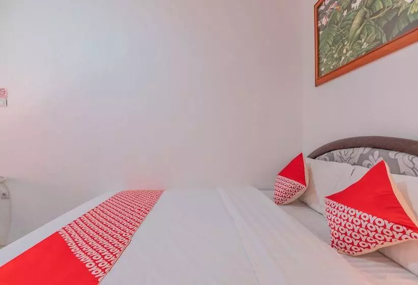 Hotelli Oyo 2229 Dolfie Residence