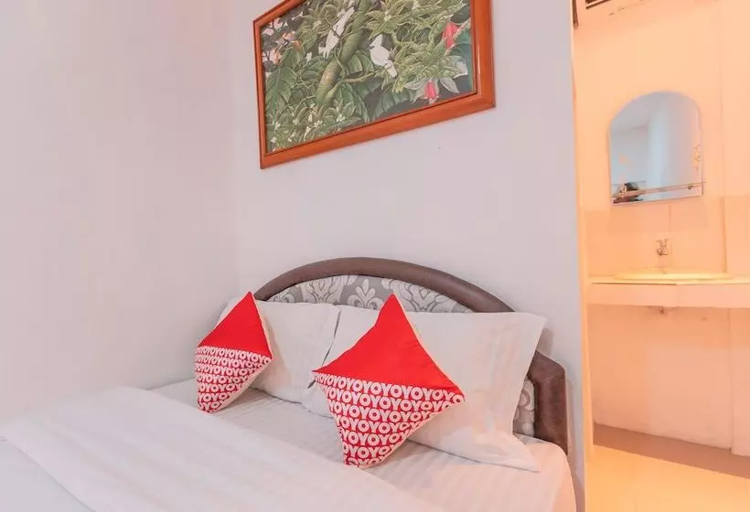 Hotelli Oyo 2229 Dolfie Residence